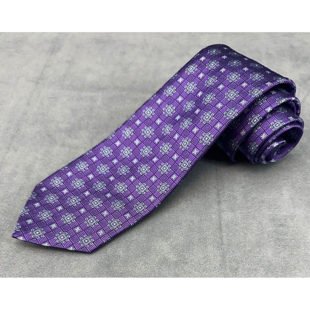 Brooks Brothers 346 Mens Silk Tie Purple Silver Geometric Medallion Woven USA